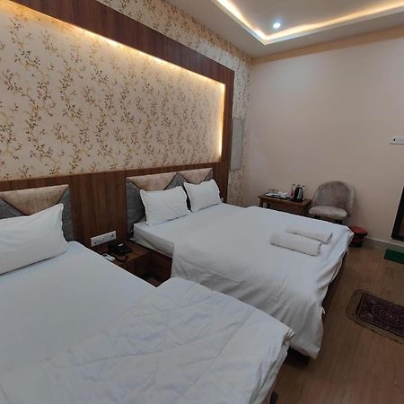Hotel Mangal Murti Benares Buitenkant foto