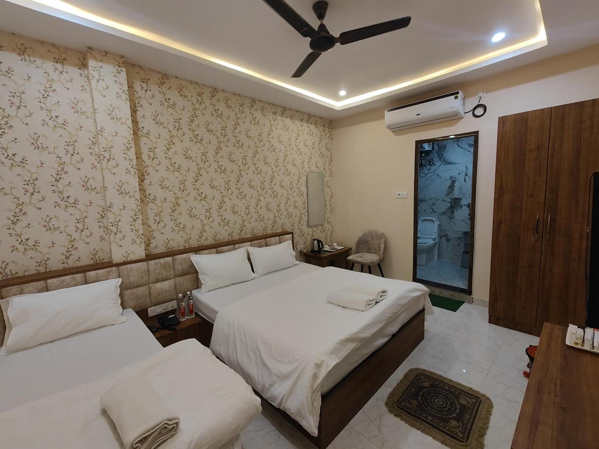 Hotel Mangal Murti Benares Buitenkant foto