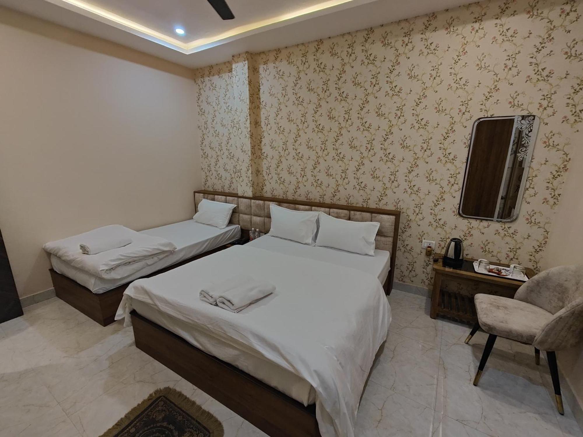 Hotel Mangal Murti Benares Buitenkant foto