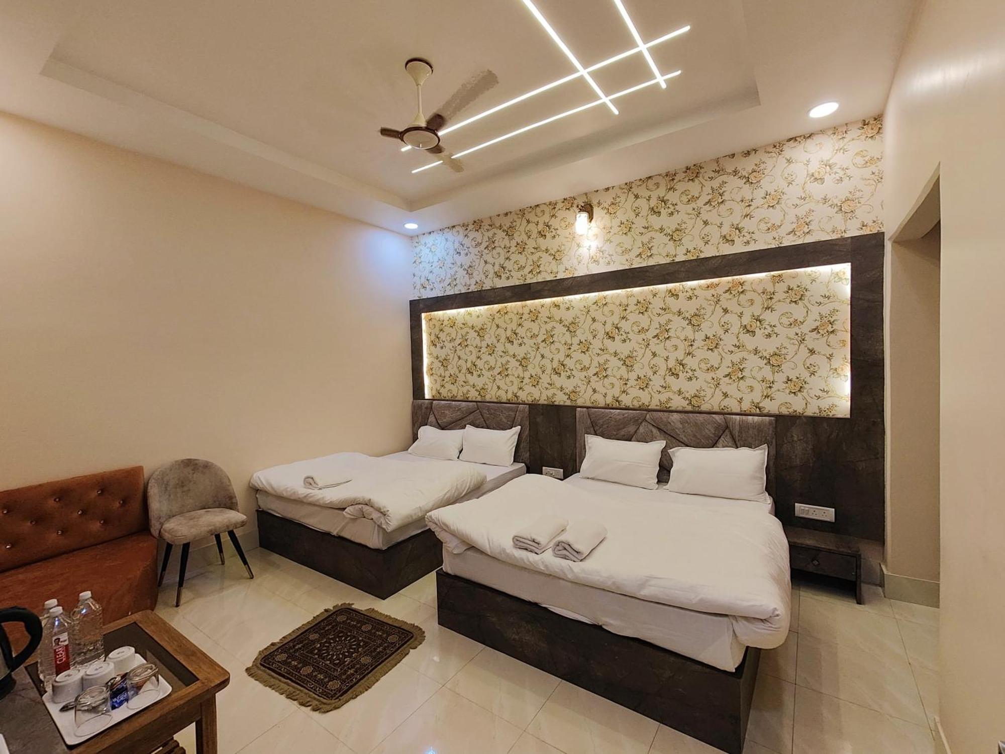 Hotel Mangal Murti Benares Buitenkant foto